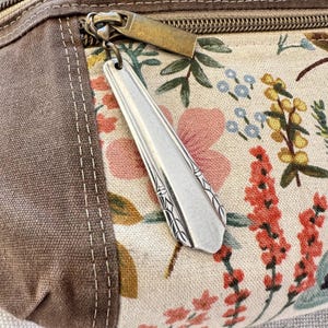 Srebrny uchwyt do zamka/breloczek do kluczy ze sztućców – Malibu (1934)