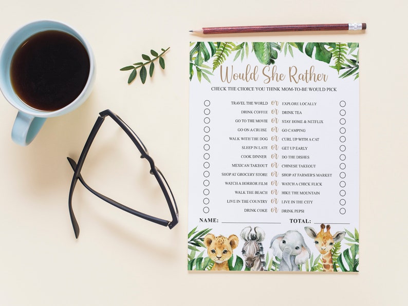 Op de afbeelding: Een printbaar "Would She Rather" spel met een jungle thema. Het spel bevat een lijst met vragen met twee keuzes voor de speler om uit te kiezen. Het spel is versierd met aquarel illustraties van een leeuw, zebra, olifant en giraffe.