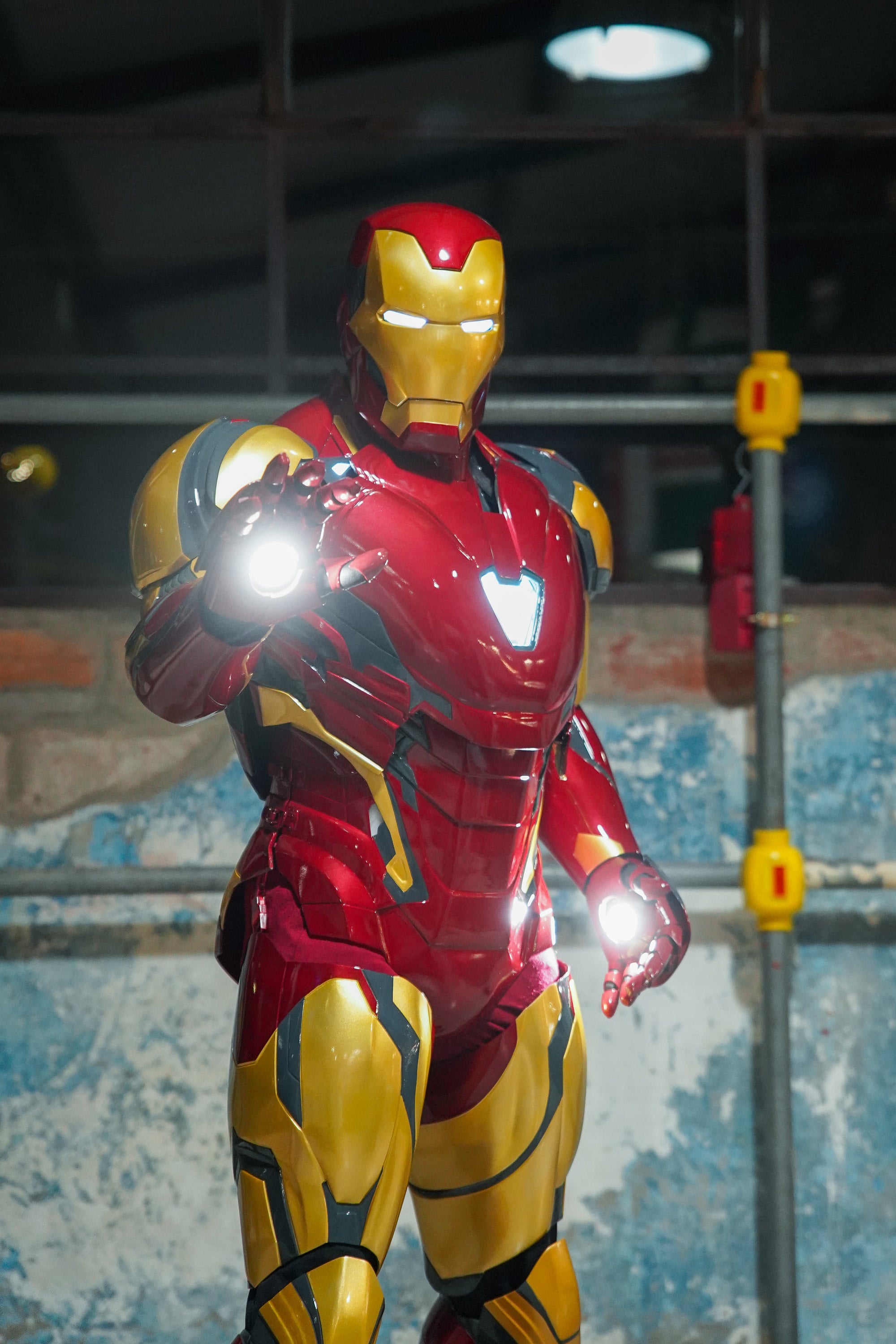 Iron Man MK85 wearable suit cosplay NEW 2025 updated colors Iron Man MK85 wearable suit cosplay NEW 2025 updated colors