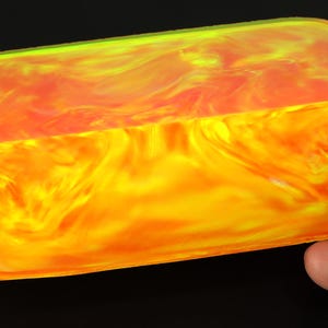 Oparex Opal 515g OLP367 Yellow Sunset Imitation Opal Rough Block Stone with Aurora / Nebula Pattern for wood carving pendant