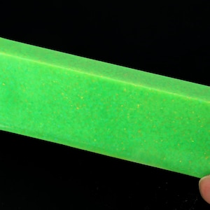 Oparex Opal 101g OLP456 Glitter Opal Neon Green Imitation Opal Rough Block Stone with Glitter Pinfire Pattern for wood carving pendant
