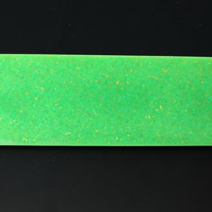 Oparex Opal 5mm slice OLP456 Glitter Opal Neon Green Imitation Opal Slice Block with Glitter Pinfire Pattern for wood carving pendant 1