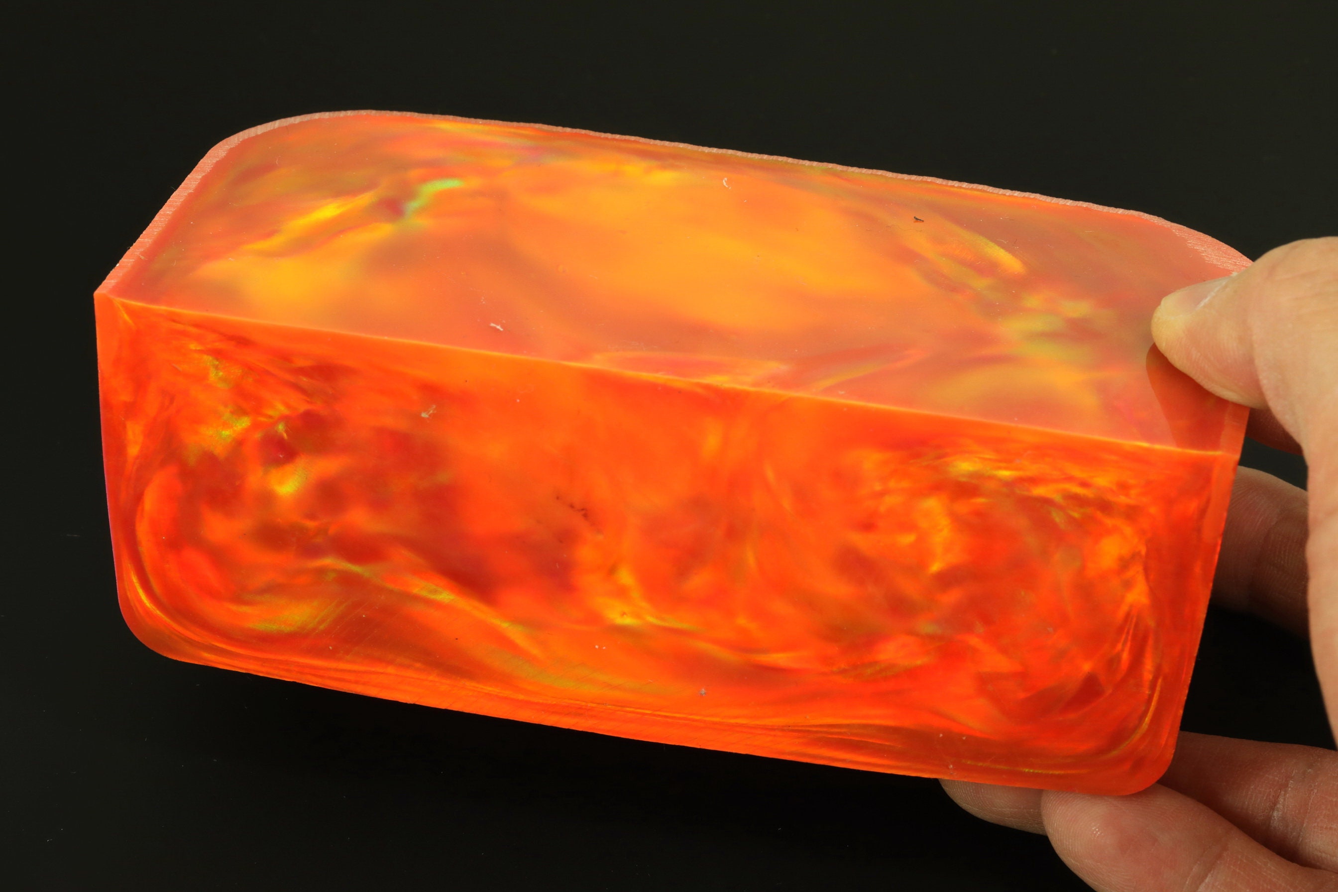 Oparex オパール 520g OLP330 炎オレンジ模造オパール ラフブロック