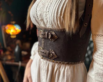 Handcrafted Golden Snakeskin Leather Belt: Black Agate  display picture 1