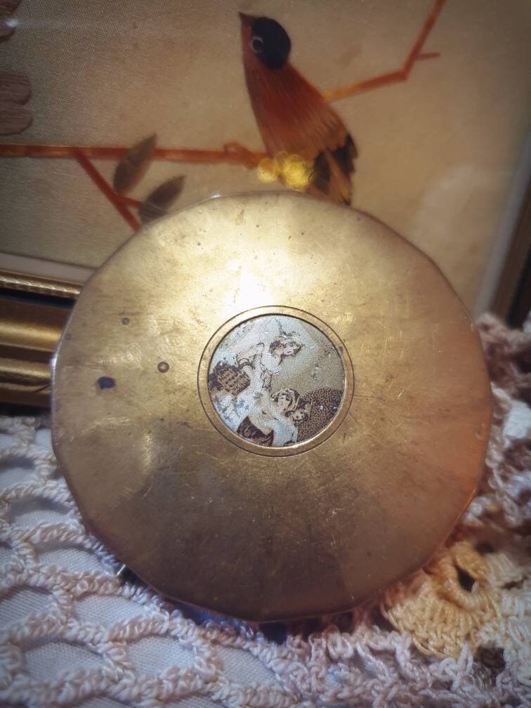 Puder w kompakcie Vintage Yardley Octagonal Gold Tone: Kolekcjonerski produkt z lat 30. i 40. XX wieku