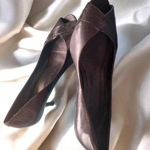 Vintage JONES Leather Peep Toe Heels: Y2K Crossover Stilettos, UK8