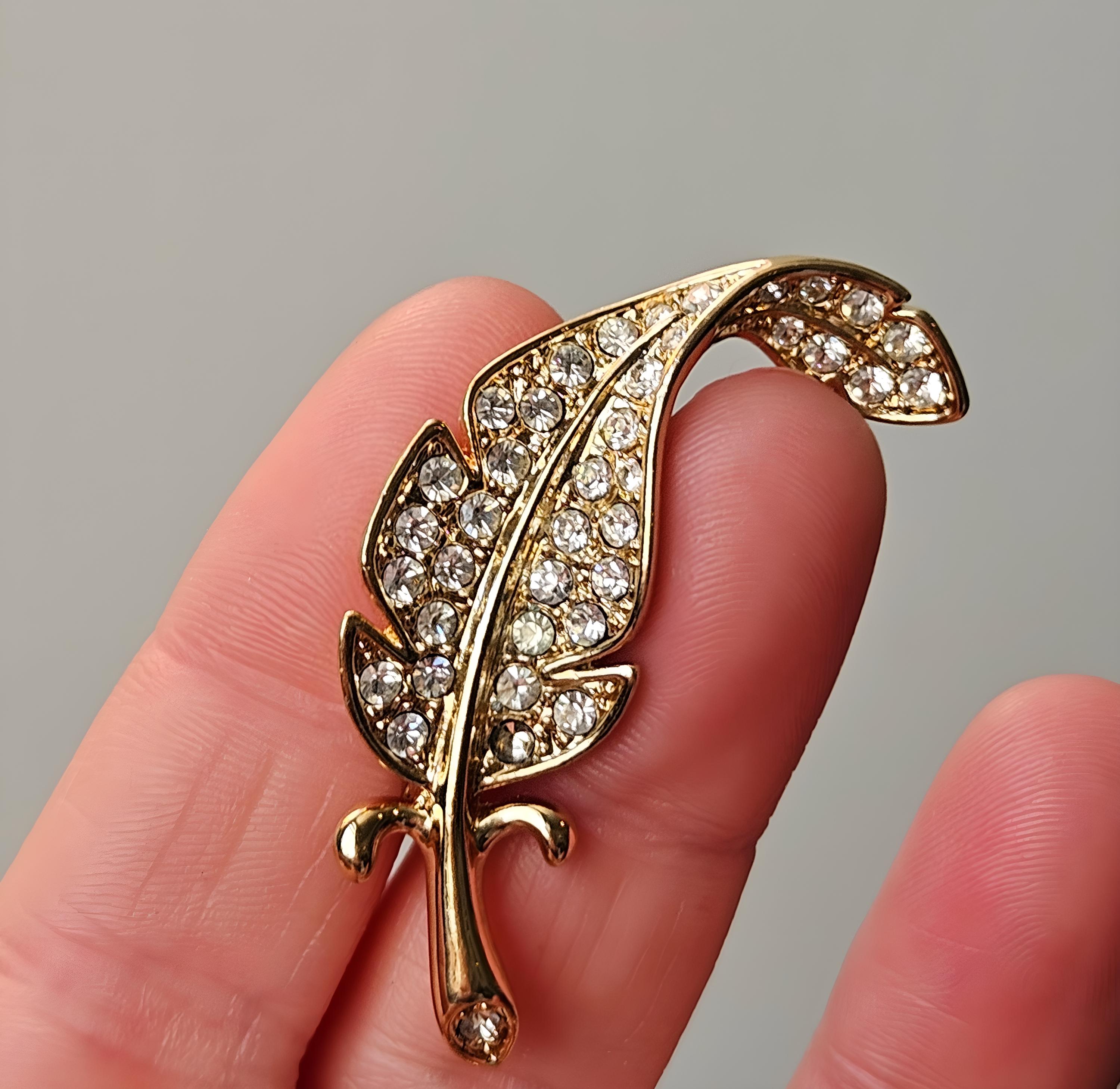 ヴィンテージ クリスタル ラインストーン フェザー ブローチ ピン：BJ