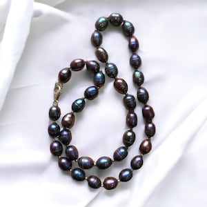 Vintage Sterling Silver Pearl Necklace: Prussian Blue Cultured Pearls