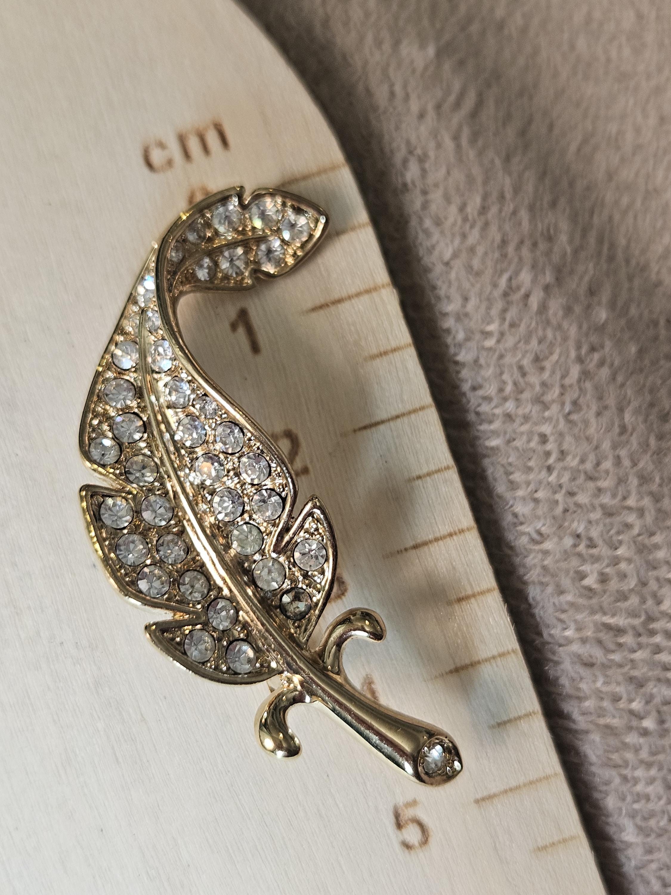 ヴィンテージ クリスタル ラインストーン フェザー ブローチ ピン：BJ