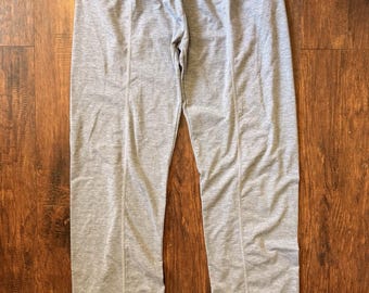 Under Armour Damen Kleine Grau Gerades Bein Sportlich Hose Leicht