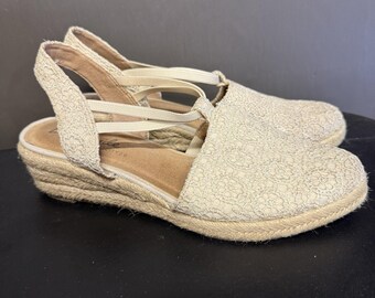 LifeStride Katrina 2 Mocasines de cuña tipo alpargata para mujer, color natural, tejido de ganchillo, 9.5 pulgadas de ancho (EE. UU.)