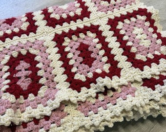 Coperta vintage all'uncinetto fatta a mano, rosa, stile "nonna", quadrata, per Natale, 62x41 cm