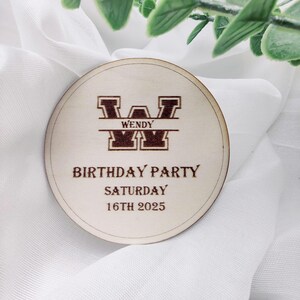 Tarjeta de invitación para fiesta de cumpleaños, tarjeta de madera, tarjeta de invitación personalizada
