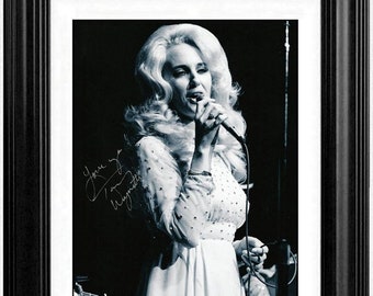 Tammy Wynette (1942-1998) - Music Legend - Genuine Hand Signed Autograph + COA