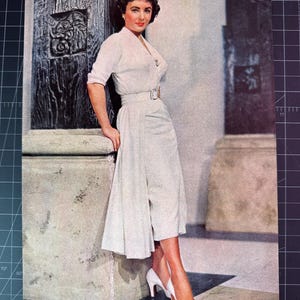 Vintage 1950s Elizabeth Taylor Magazine Portrait Clipping