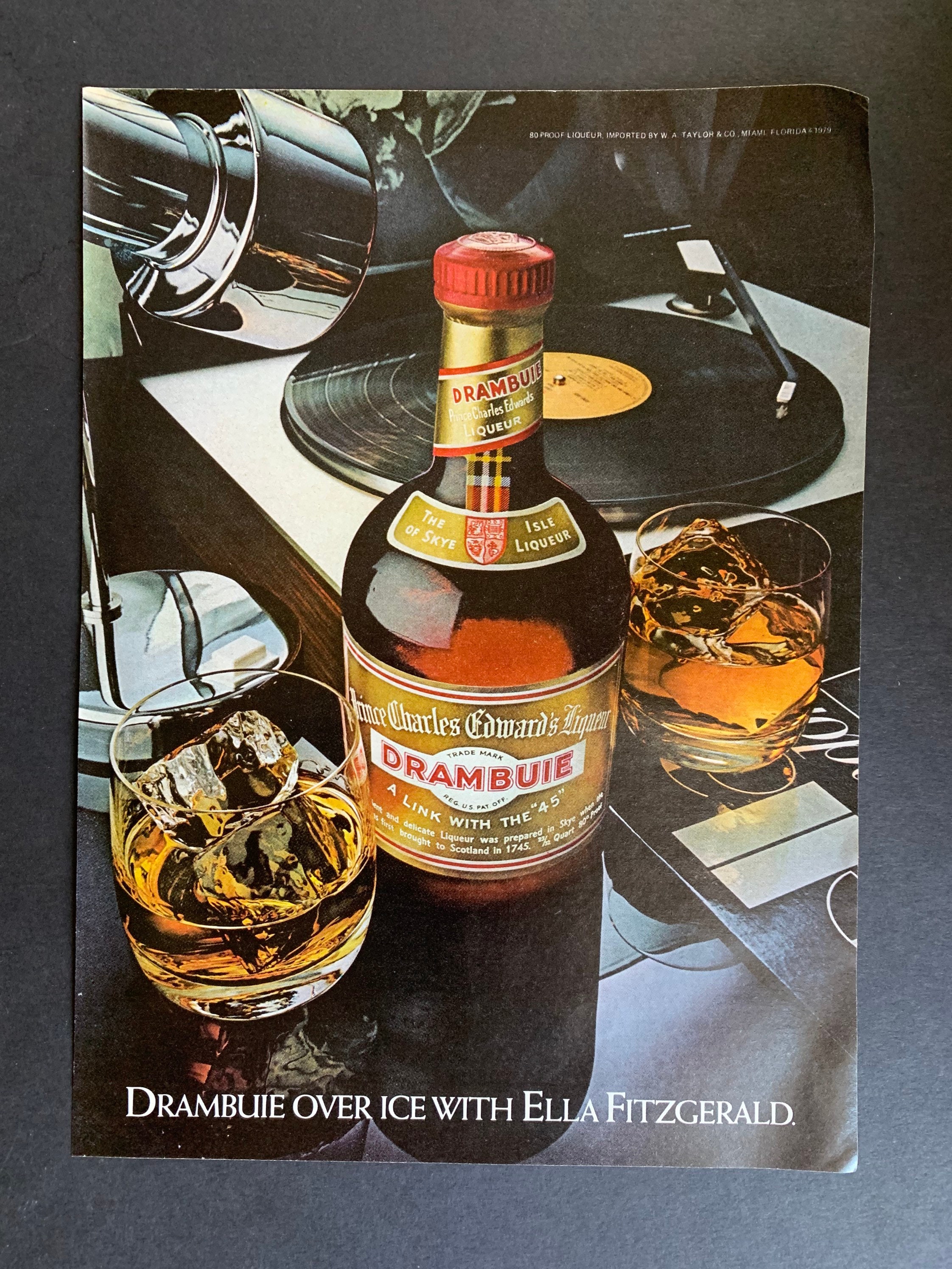 Vintage DRAMBUIE LIQUOR Bottle Swing Pourer Display 1.75 L Rare HTF ...