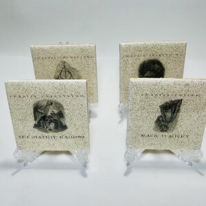 Conjunto de porta-copos com recortes de páginas de livros de Harry Potter