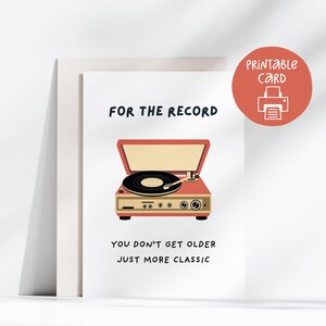 Cartão de aniversário "For The Record" | Mais trocadilhos clássicos para imprimir | Cartão engraçado de toca-discos retrô | Download digital exclusivo para amantes da música