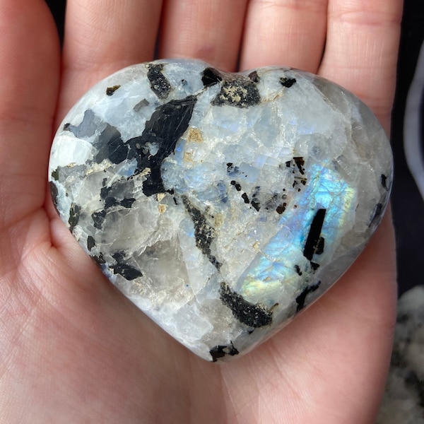 Rainbow Moonstone Crystal Heart, Heart Shaped Pocket Stone, White Labradorite, Moon Lover, Healing, Home Decor Gem, Reiki Tools, Altar Gifts