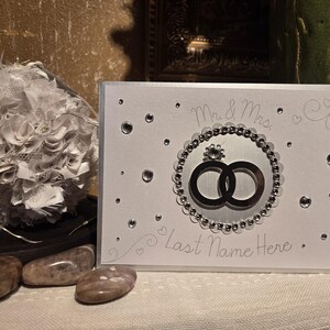 Cartão de casamento exclusivo e personalizado. Veja a descrição para escolher opções de personalização, iluminação e cor. Absolutamente lindo. Imperdível!