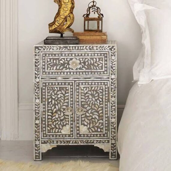 Pearl nightstand outlet