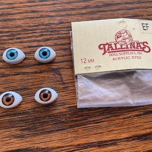 Doll eyes size 12 mm, brown or blue acrylic EF type made by Tallinas doll supply.  Over 30 years old never used.
