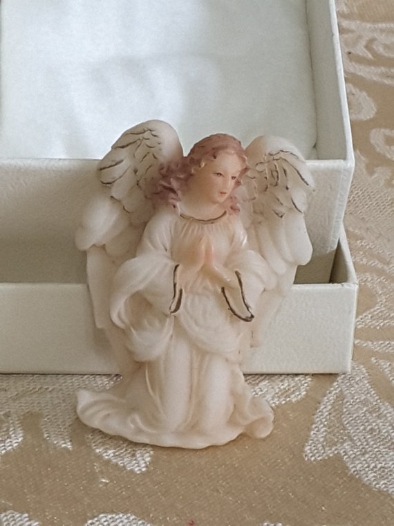 Beautiful Vintage Angel Brooch Pin