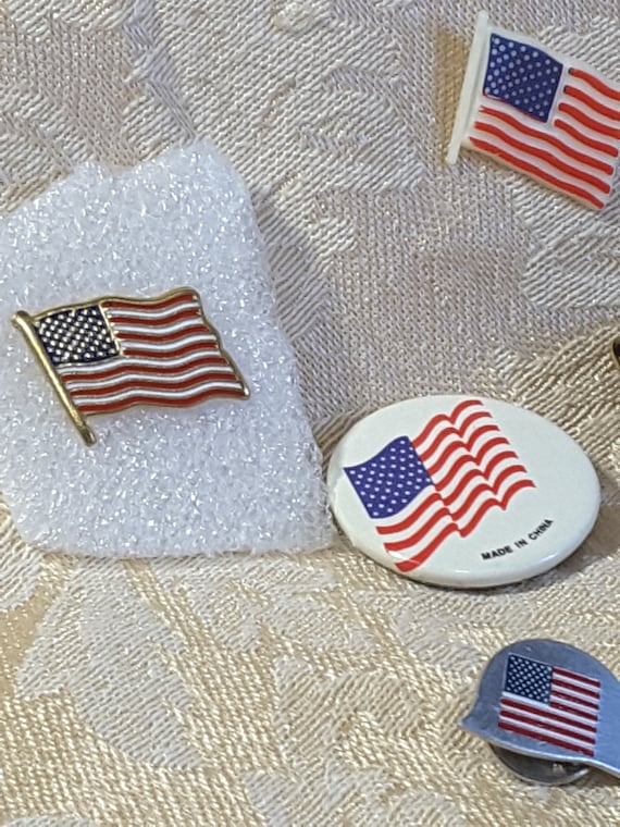 Assorted Vintage 12 Flag Pins With Stickers And 1… - image 10
