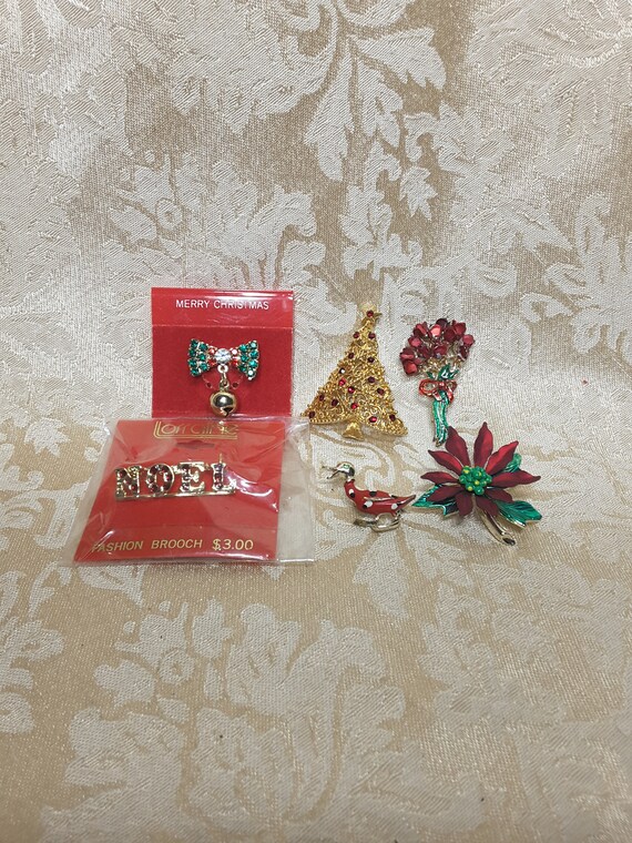 Brooches Beautiful Vintage  Christmas and Pins as… - image 1