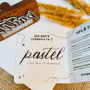 Timbro con logo aziendale personalizzato, marchio ecologico, timbri in gomma personalizzati piccoli e grandi, timbro per buste postali in tessuto, cartone, bicchieri di carta e sacchetti in carta kraft.