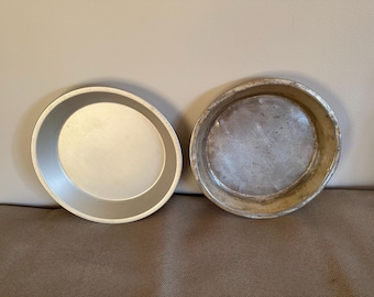 Metal Pie Tins- WearEver No. 2845, Kitchen Pride by Mirro, Pie Pan 10 in x 1 1/2 in, Pie Making, Vintage Kitchen Decor