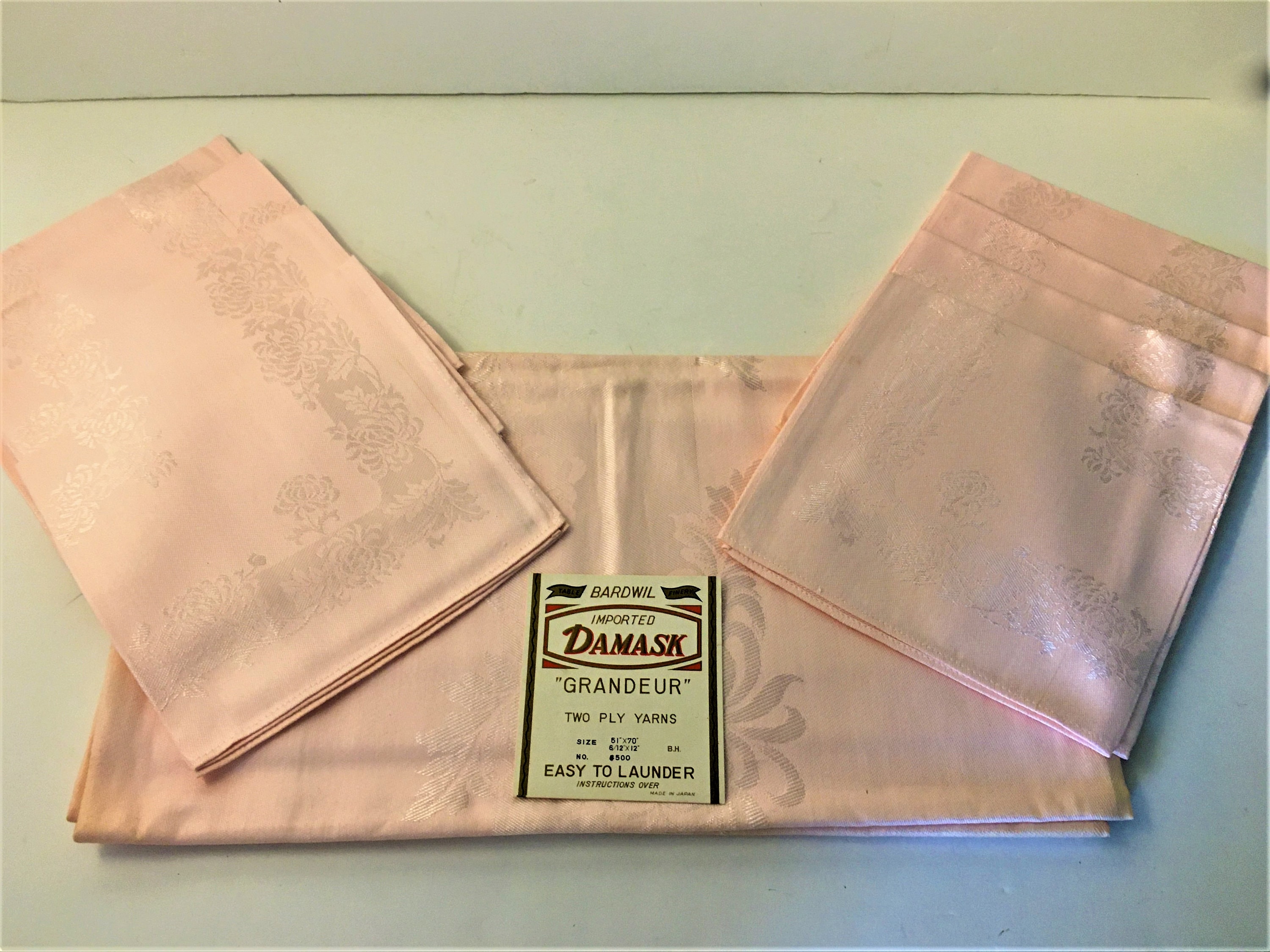 ヴィンテージ ピンク ダマスク テーブルクロス セット：Bardwil