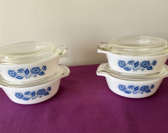 Fire King 472 Set of 4 Bowls/Individual Casserole Dishes AND 4 Clear Glass Lids Cornflower Design Anchor Hocking Blue Cornflower Holds 12 oz