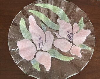 Bol en verre fusionné Sydenstricker vintage : bord à volants floral rose (7 3/4 po.)
