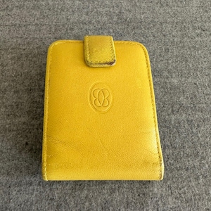Duo de supports pour rouge à lèvres en cuir jaune Buxton avec fermeture à pression et miroir, se replie pour tenir dans un sac à main, 2 pochettes de rouge à lèvres en cuir vintage Buxton