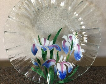 Plato para servir de vidrio fundido Sydenstricker: borde con volantes florales vintage Iris