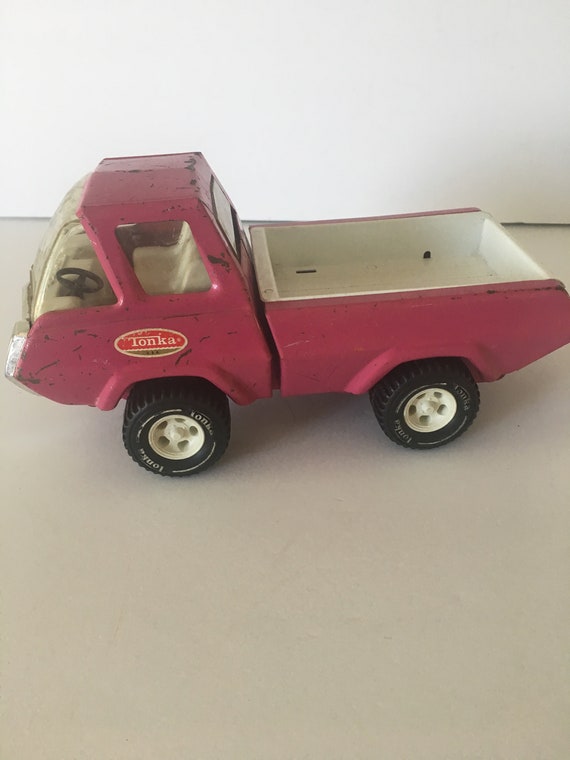 pink tonka dump truck