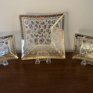 Glazen dienblad Georges Briard: MCM gouden Perzisch tuinbord, gesigneerd