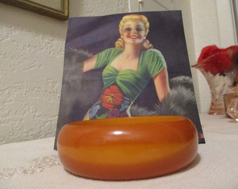 1930s Two- tone Caramel & Butterscotch Bakelite 'Chunky' Bangle