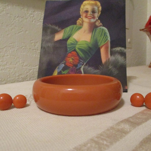 1930s Coral Bakelite 'Chunky' Bangle w/ Drop Earrings