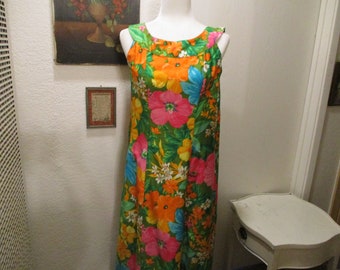 Vintage 1950s SOUTH SEAS FASHIONS Bright & Beautiful Hawaiian/ Polynesian Print Cotton Floor length Dress