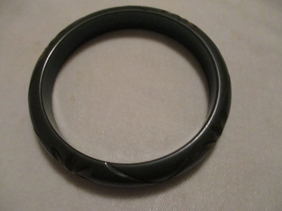 1930's Dark Olive Green Carved Bakelite Bangle. - image 1