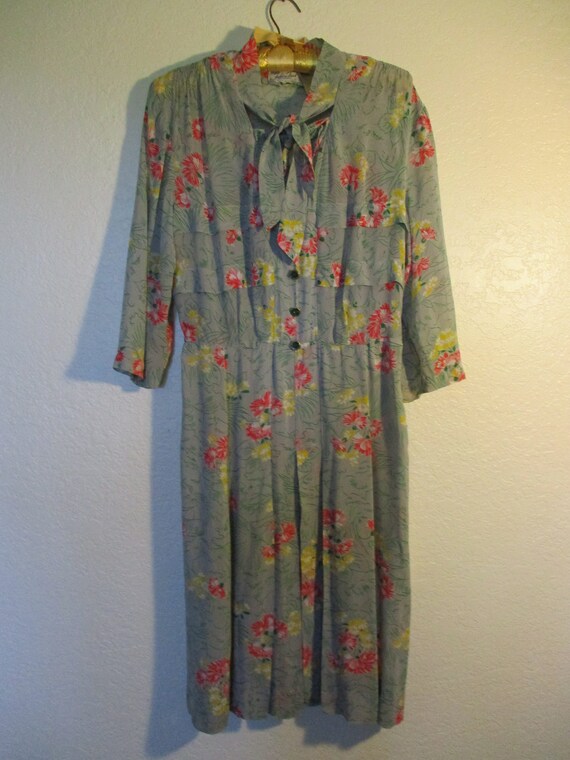 1940's Fashion Frock light green dress