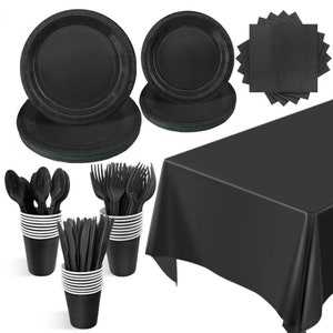 Set di stoviglie per feste nere Piatti di carta usa e getta Tazze Tovaglioli Coltello Cucchiaio Forchetta Posate Copritavolo Forniture per feste di compleanno solide Stoviglie