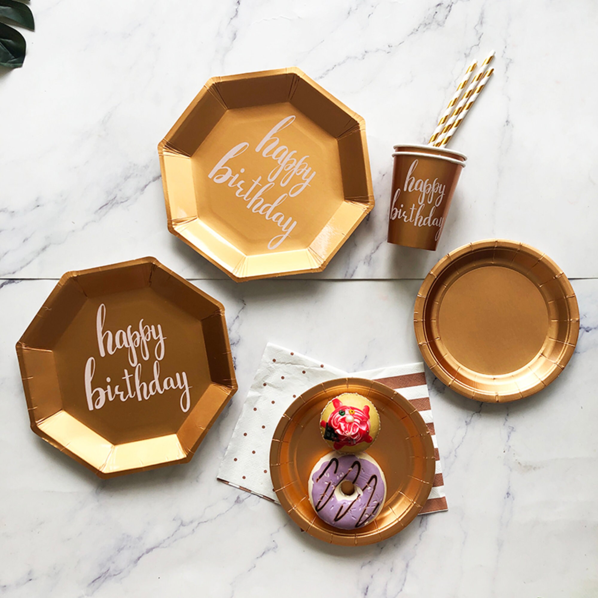 Golden Party Tableware Birthday Disposable Dinnerware Paper Plates Cups Napkins Straws Metallic Wedding Decorations Bridal Shower Engagement