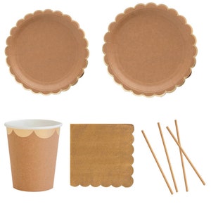 Set di stoviglie per feste in carta kraft Piatti di carta usa e getta Bicchieri Tovaglioli Posate biodegradabili Copritavolo Forniture per feste di compleanno Stoviglie