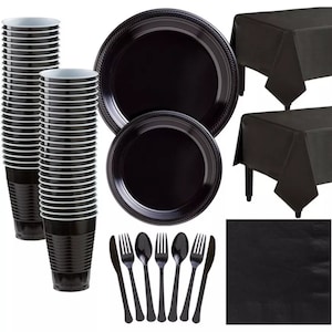 Zwart Feestservies Wegwerp Plastic Borden Bekers Servetten Mes Lepel Vork Bestek Tafelkleed Soild Verjaardag Feestartikelen Servies