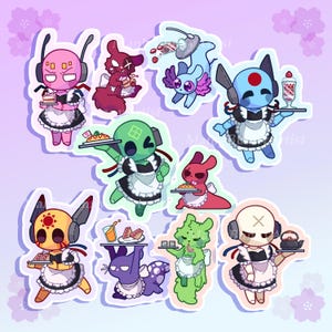 Op de afbeelding: Een set van 10 kleurrijke cartoonfiguur stickers, elk met een dienstmeidenkostuum en een dienblad met eten. De personages zijn allemaal in verschillende kleuren en hebben verschillende gezichtsuitdrukkingen. De stickers zijn op een lichtpaarse achtergrond met witte bloemen.