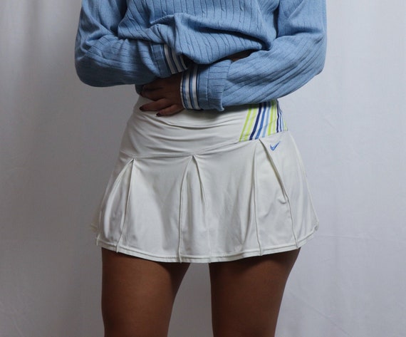 vintage 90s white tennis nike skirt / mini skirt v