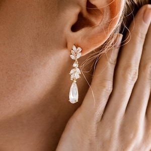 Crystal Drop Earrings,Bridal Teardrop Earrings,Wedding Jewelry for Bride,Bridesmaid Earrings,Dangle Earrings,Elegant Gift for Her